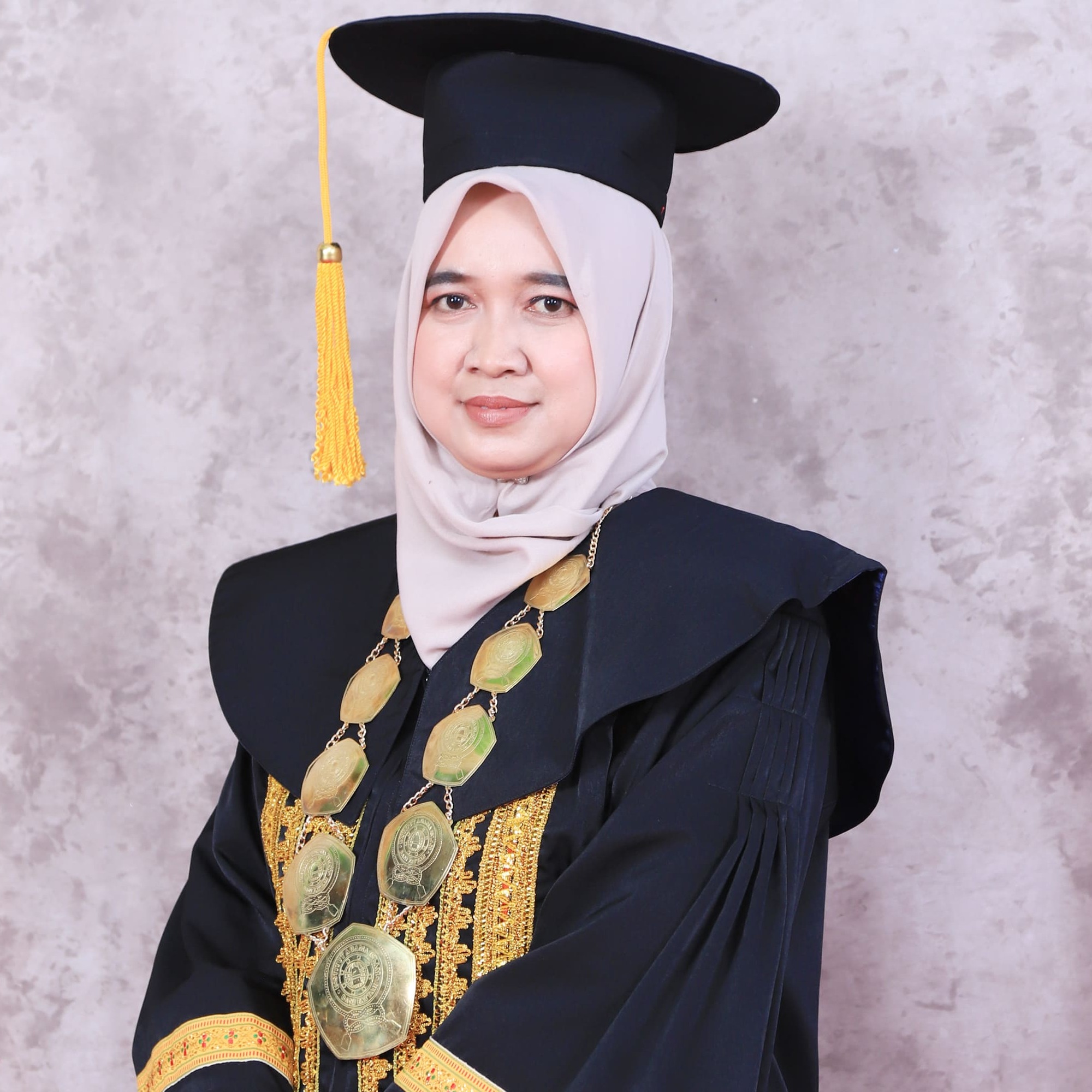 Intan Nadiroh, S.Pd., M.Pd.I.